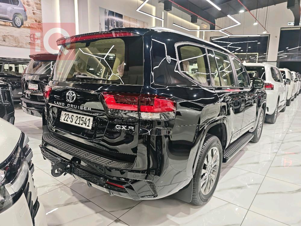 تويوتا لاندكروزر